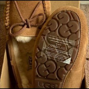 Ugg Dakota slippers